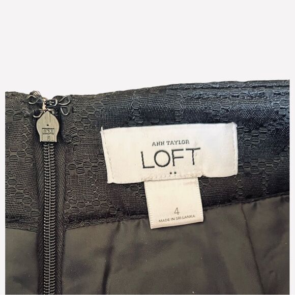 Ann Taylor LOFT Black Pencil Skirt with Ruffled Front Pockets Size 4 - Picture 8 of 9